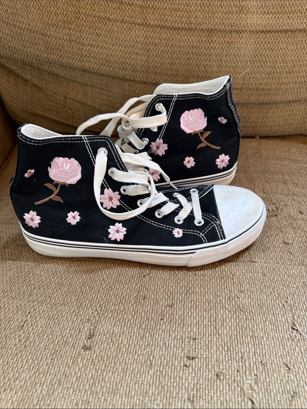High-Top Canvas Sneakers with Pink Floral Embroidery - Black - Picture 4 of 4